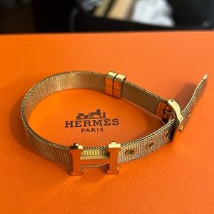 VIP gift “ H “ Fashion Bracelet